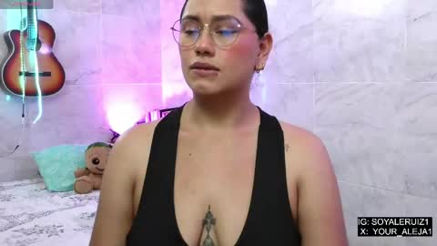 Snapshot of lauraruiz1 chatting on May 25, 1:11 am Aleja online show from May 25, 1:11 am