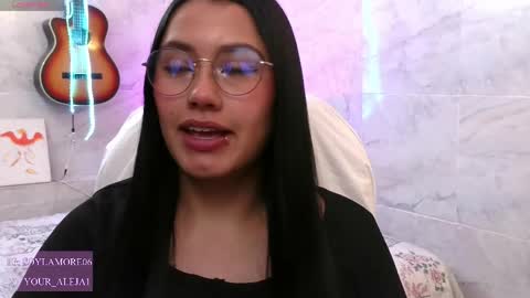 Snapshot of lauraruiz1 chatting on June 5, 11:10 pm Aleja online show from June 5, 11:10 pm