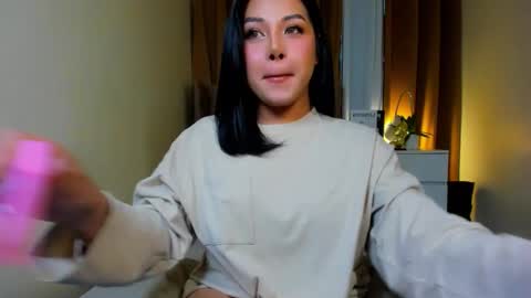 Your sweet Laura online show from December 1, 9:25 am