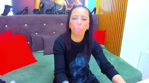 Laura online show from May 2, 3:55 am