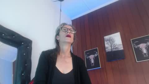 Laura Sofia online show from February 18, 1:40 pm