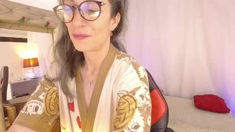 Laura Sofia online show from May 8, 2:55 pm