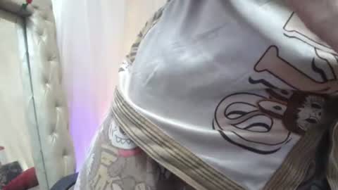 Snapshot of laurasofia45 chatting on July 12, 12:07 pm Laura Sofia online show from July 12, 12:07 pm