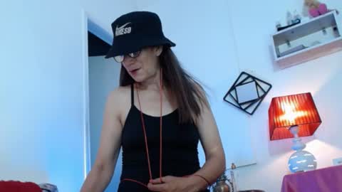 Snapshot of laurasofia45 chatting on July 26, 9:54 pm Laura Sofia online show from July 26, 9:54 pm