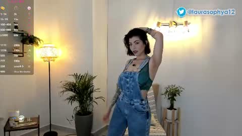 Laura online show from June 25, 10:03 pm