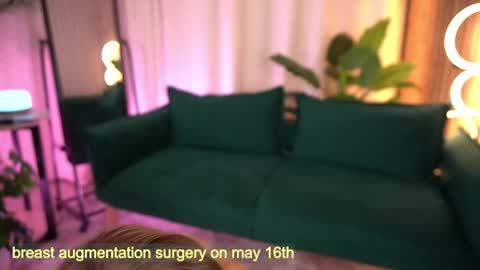  Laura  online show from April 30, 5:58 am
