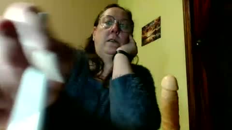Snapshot of laureanne50 chatting on December 1, 8:20 pm laureanne online show from December 1, 8:20 pm