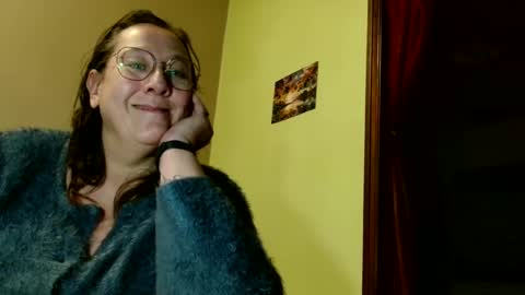 Snapshot of laureanne50 chatting on December 12, 9:15 pm laureanne online show from December 12, 9:15 pm