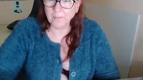 Snapshot of laureanne50 chatting on January 18, 9:56 am laureanne online show from January 18, 9:56 am