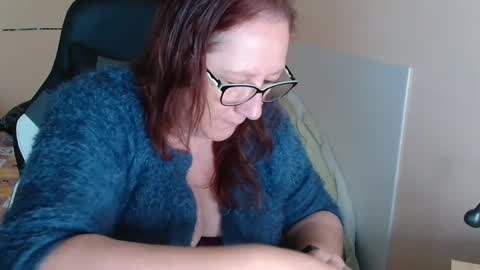 Snapshot of laureanne50 chatting on February 4, 9:49 am laureanne online show from February 4, 9:49 am