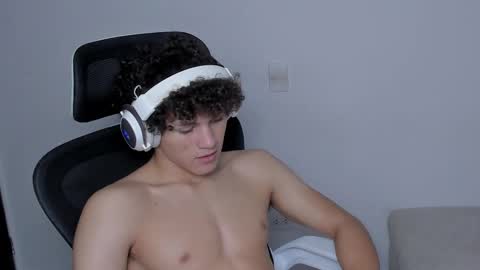 Snapshot of laureent__ chatting on October 30, 9:48 pm Laureent online show from October 30, 9:48 pm