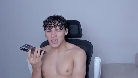 Snapshot of laureent__ chatting on November 24, 5:56 pm Laureent online show from November 24, 5:56 pm