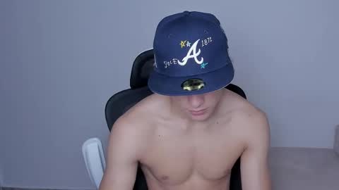 Snapshot of laureent__ chatting on November 29, 6:11 pm Laureent online show from November 29, 6:11 pm