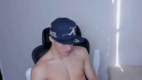 Snapshot of laureent__ chatting on November 30, 7:07 pm Laureent online show from November 30, 7:07 pm