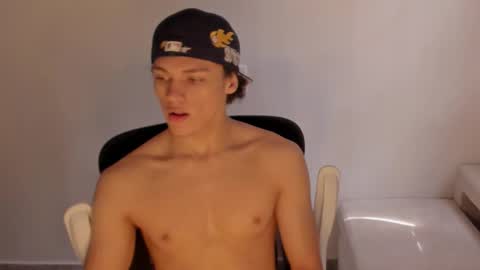 Laureent online show from December 19, 6:26 pm