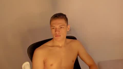 Laureent online show from January 17, 9:29 pm