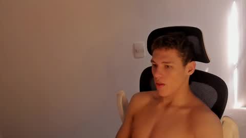 Laureent online show from February 16, 7:10 pm