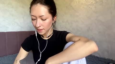 Snapshot of laurelimaino chatting on June 29, 1:11 pm laurelimaino online show from June 29, 1:11 pm