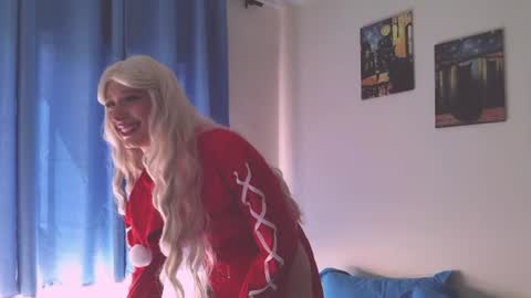 Snapshot of laurem_goddess chatting on July 3, 3:51 pm Laurem online show from July 3, 3:51 pm