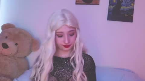 Snapshot of laurem_goddess chatting on July 13, 7:49 pm Laurem online show from July 13, 7:49 pm