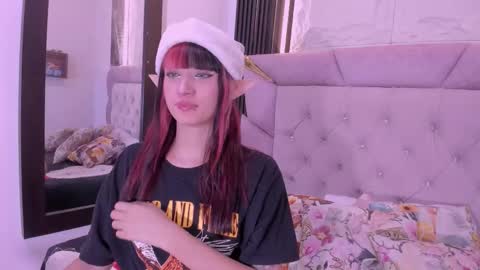 Laurem online show from December 22, 7:55 pm