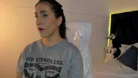 Lauren online show from February 22, 4:27 pm