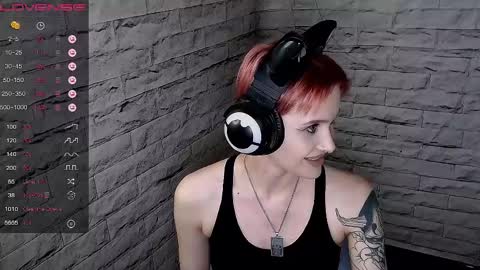 Snapshot of lauren_raquel chatting on May 21, 7:10 pm Eva online show from May 21, 7:10 pm