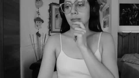 Lauren online show from December 7, 7:32 pm