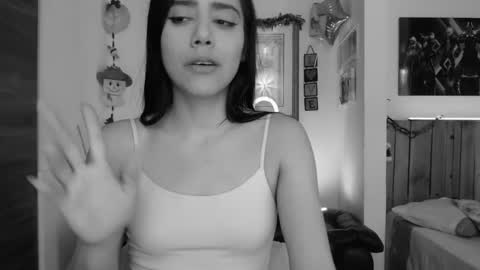 Lauren online show from December 14, 8:40 pm