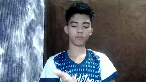 laurence_cuttieguyhere online show from May 4, 3:13 am
