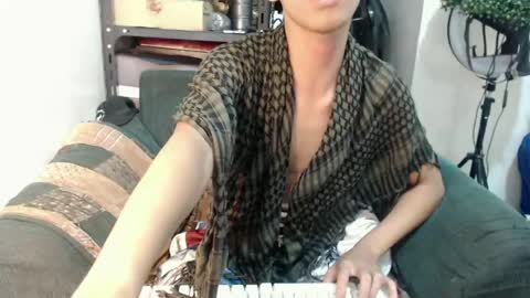 laurence_cuttieguyhere online show from July 3, 12:28 am
