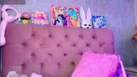 Snapshot of laurenelovex chatting on January 10, 3:30 am Laurene online show from January 10, 3:30 am