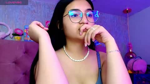 Snapshot of laurenelovex chatting on January 11, 5:12 am Laurene online show from January 11, 5:12 am