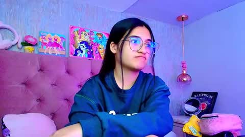 Snapshot of laurenelovex chatting on January 19, 3:32 am Laurene online show from January 19, 3:32 am