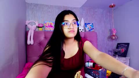 Snapshot of laurenelovex chatting on February 8, 3:21 am Laurene online show from February 8, 3:21 am