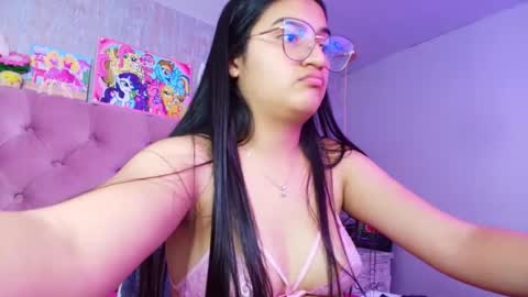 Snapshot of laurenelovex chatting on March 11, 4:18 am Laurene online show from March 11, 4:18 am