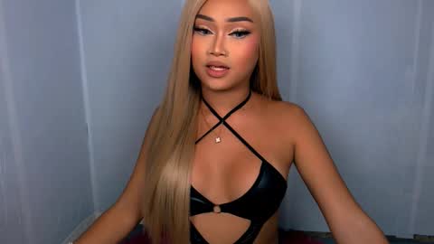 chloe3 online show from October 12, 5:23 pm