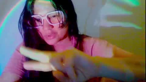 Snapshot of laurengirls1 chatting on May 6, 2:40 am onlyfan laureng7 - 7 laureng2 online show from May 6, 2:40 am