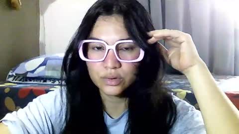 Snapshot of laurengirls1 chatting on May 21, 12:01 pm onlyfan laureng7 - 7 laureng2 online show from May 21, 12:01 pm