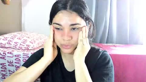 Snapshot of laurengirls1 chatting on June 3, 12:08 pm onlyfan laureng7 - 7 laureng2 online show from June 3, 12:08 pm