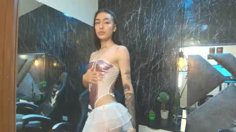 LaurenHazel  online show from October 31, 11:55 am