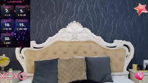 Snapshot of laurenjenssen chatting on February 5, 8:32 am Laura online show from February 5, 8:32 am