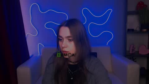 Snapshot of laurenmurrr chatting on February 4, 1:17 pm Laure online show from February 4, 1:17 pm