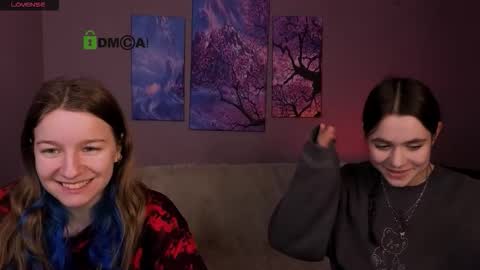 Snapshot of laurenmurrr chatting on February 7, 10:30 am Laure online show from February 7, 10:30 am