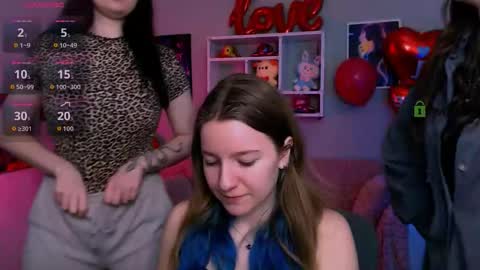 Snapshot of laurenmurrr chatting on February 21, 10:49 am Laure online show from February 21, 10:49 am