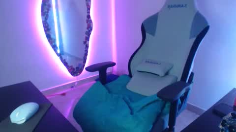 Lauren online show from March 17, 11:41 pm