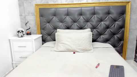 Lauren  online show from December 21, 6:55 pm