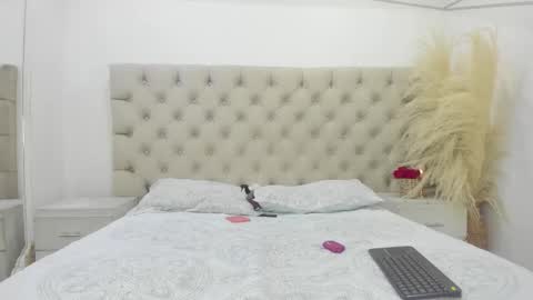 Lauren  online show from March 14, 11:32 pm