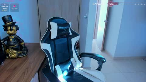 lau online show from January 10, 9:10 pm