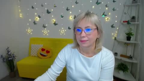 Lauren online show from March 9, 6:06 am